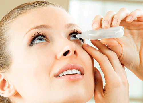 Nhỏ mắt từ 6 – 8 lần khi đeo kính áp tròng
